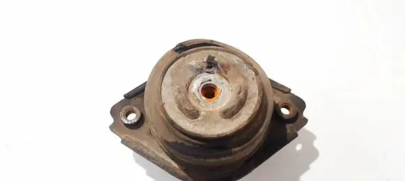Mercedes-Benz ML W164 Engine mount bracket a2512403117