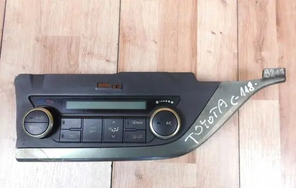 Toyota Auris E180 Climate control unit 5590002460