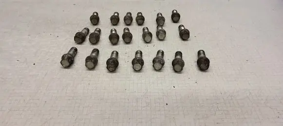 Volkswagen Transporter - Caravelle T4 Nuts/bolts 
