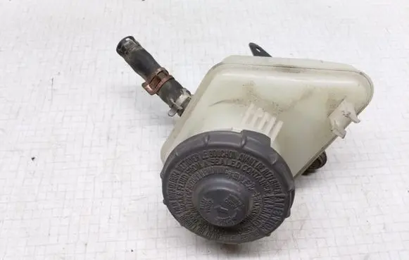 Honda Stream Brake fluid reservoir 