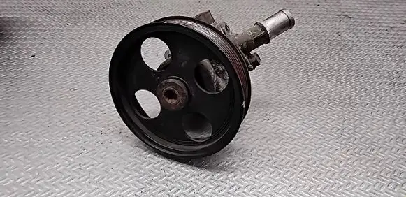Opel Insignia A Power steering pump 55563329