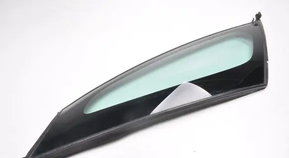 Fiat 500L Front door vent window glass four-door 