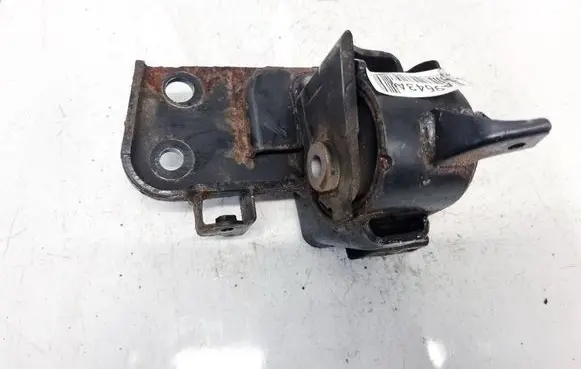 Engine mount bracket