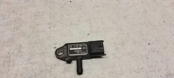 Opel Zafira B Exhaust gas pressure sensor 0281002771 55198717