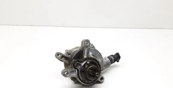 Volvo V50 Vacuum pump 30731825