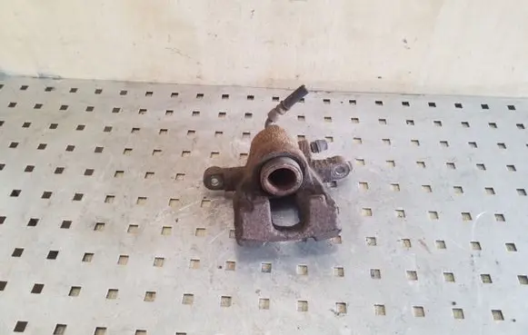 Honda CR-V Rear brake caliper