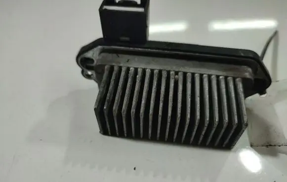 Mazda 3 I Heater blower motor/fan resistor 
