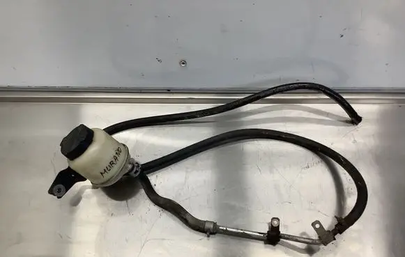 Nissan Murano Z50 Brake fluid reservoir 
