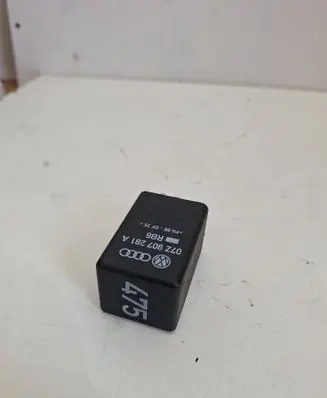 Volkswagen Transporter - Caravelle T5 Other relay 07Z907281A