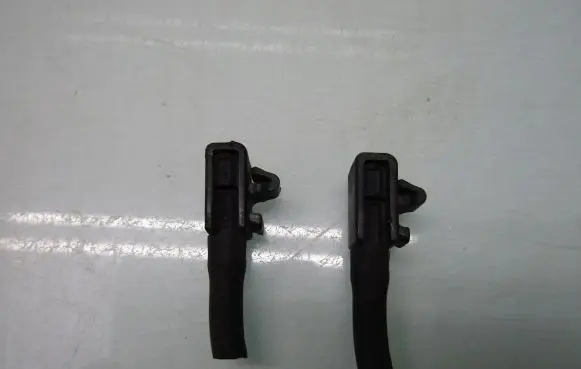 Renault Scenic III - Grand scenic III Windshield washer spray nozzle 