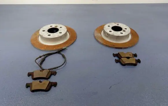 BMW 1 F40 Rear brake disc 6799367