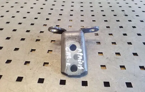 Toyota Verso Rear door lower hinge