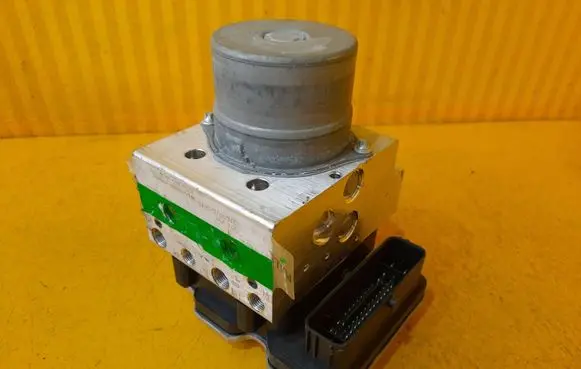 Mercedes-Benz C W206 ABS Pump A2069001016