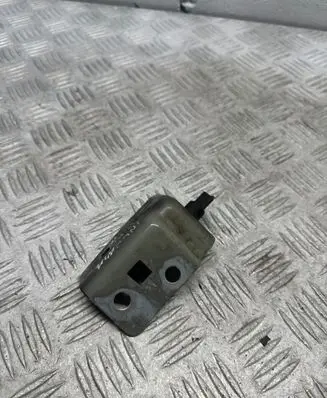 Radiator support slam panel bracket