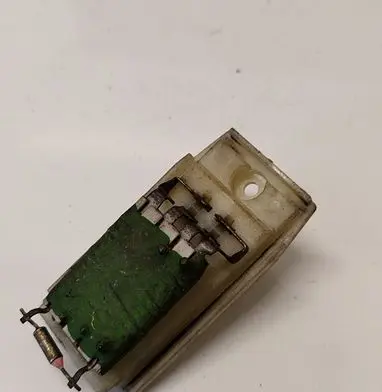 Ford Focus Heater blower motor/fan resistor XS4H18B647AA