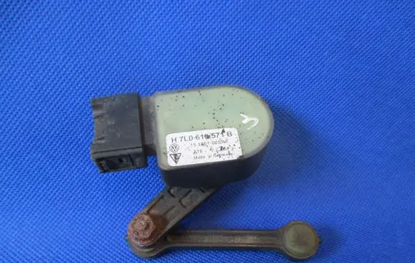 Audi Q7 4L Headlight/headlamp level sensor 4E0907503C 6PM00816151