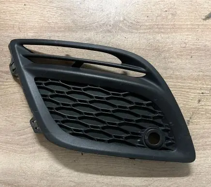 Volvo XC60 Front bumper lower grill 31290662
