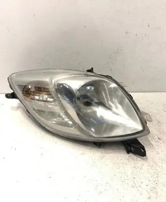 Toyota Yaris Headlight/headlamp 811500D120 89900737