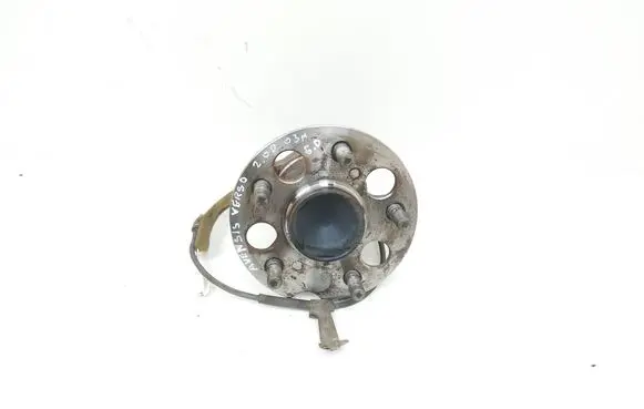 Toyota Avensis Verso Rear wheel hub 89544 322040