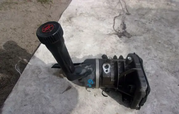 Citroen C4 I Picasso Power steering pump mounting bracket 9685051580