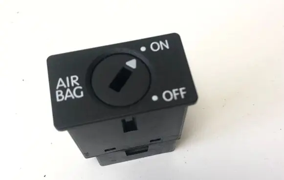 Passenger airbag on/off switch