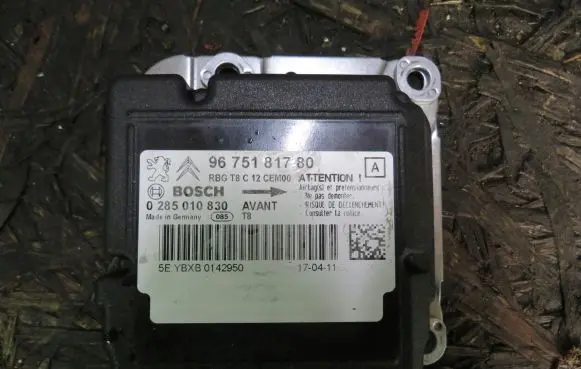 Peugeot 3008 I Airbag control unit/module 9675181780