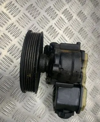 Opel Vectra B Power steering pump 90495957