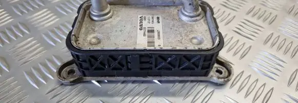 Volvo V70 Engine oil radiator 30774483 L3606003