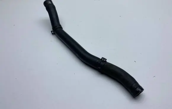 Mercedes-Benz C W203 Engine coolant pipe/hose A2035061735