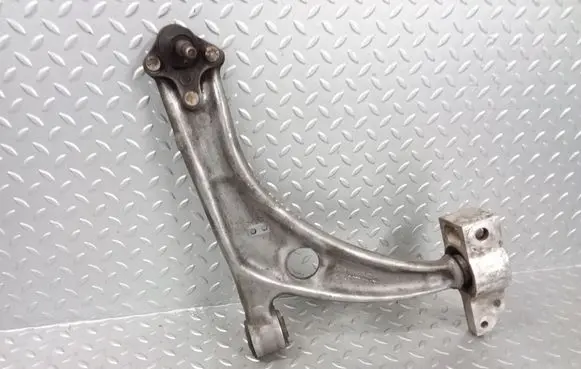 Volkswagen PASSAT B6 Front lower control arm/wishbone 3C0407153B