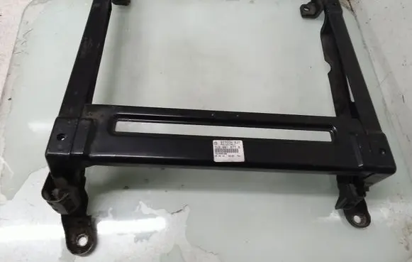 Porsche Cayenne (9PA) Driver seat console base 7L0881677B