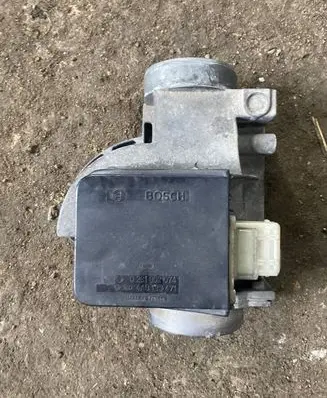 Audi A6 S6 C4 4A Mass air flow meter 4A0133471