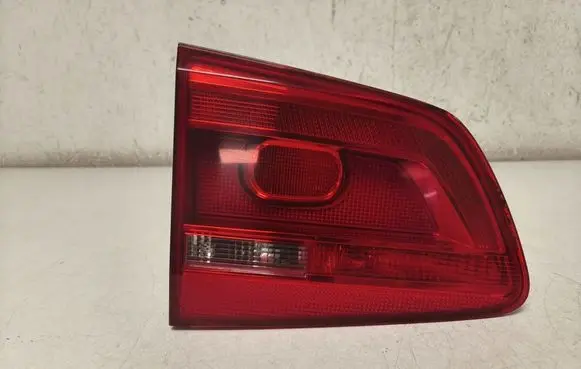 Volkswagen Touran II Tailgate rear/tail lights 1T0945093