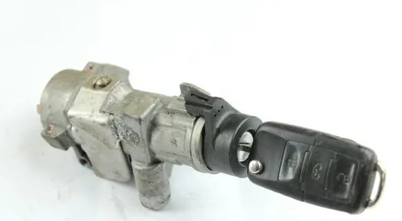 Volkswagen PASSAT B6 Ignition lock 5801814890