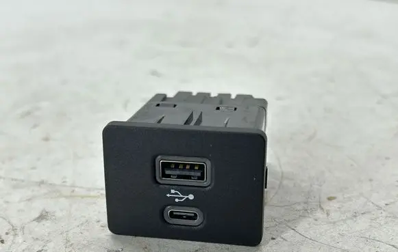 USB socket connector