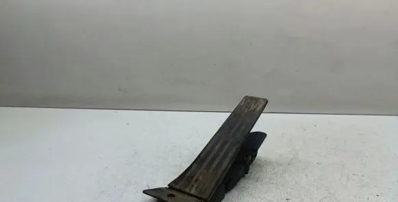 BMW 1 F20 F21 Accelerator throttle pedal 6853176