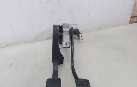 BMW 3 E36 Pedal assembly 