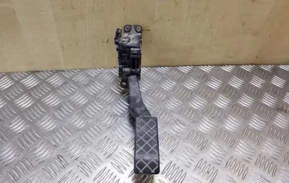 Volkswagen Transporter - Caravelle T5 Accelerator throttle pedal 7H1721503