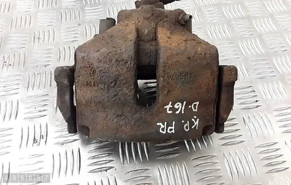 Audi A3 S3 A3 Sportback 8P Front brake caliper v4581