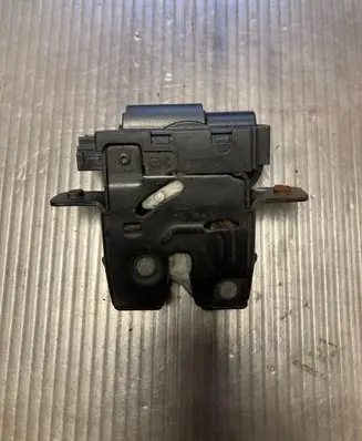 Nissan Qashqai Tailgate/trunk/boot lock/catch/latch 90502EY10A