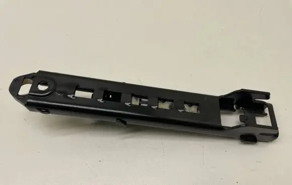 Skoda Octavia Mk2 (1Z) Seat belt adjustment rail 5K0857819 Z0712710