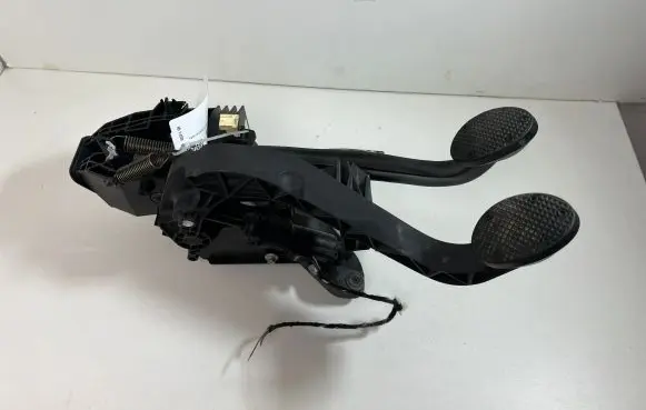 Mini One - Cooper F56 F55 Pedal assembly 6860677 19929610
