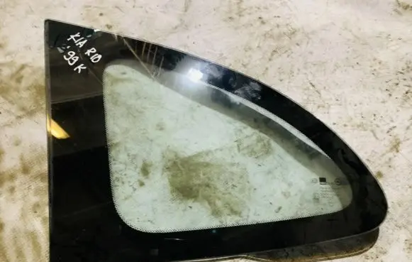 KIA Rio Rear side window