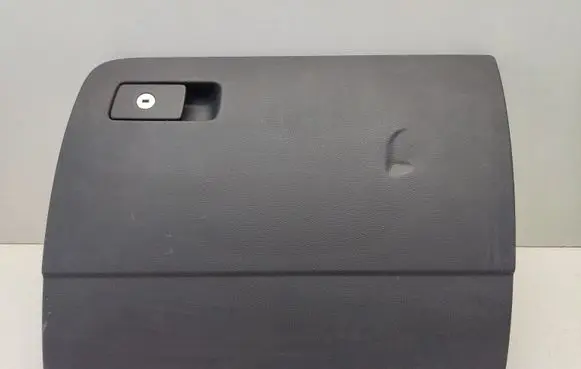 Volkswagen PASSAT B8 Glove box 09225002