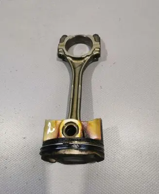 Toyota Yaris Piston with connecting rod