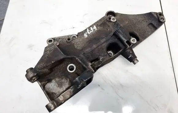 Renault Megane II Engine mounting bracket 8200183234