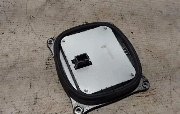 Chrysler Pacifica Xenon control unit/module 147000015300