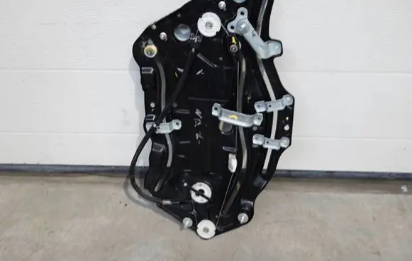 Volkswagen New Beetle Rear door window regulator with motor 117022F 1Y0959811