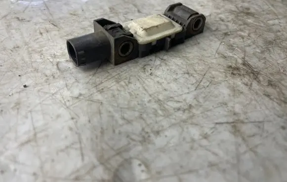 Jeep Grand Cherokee (WK) Airbag deployment crash/impact sensor 04896173AA 2698302694