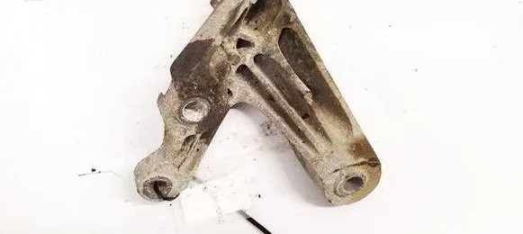 Mazda 3 I Engine mounting bracket 